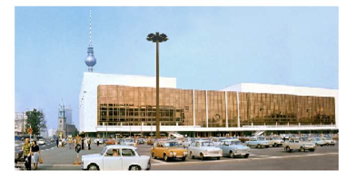 Découvrir Berlin - Le Palais de la République est toujours présent