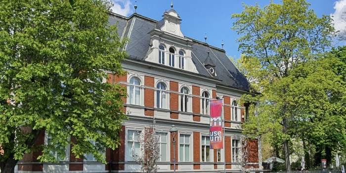 Villa Sorgenfrei - Die Geschichte der Villa und ihrer Bewohnerinnen und Bewohner/ Villa Oppenheim